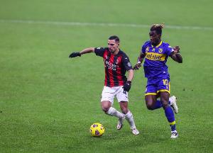 会被买断吗?记者:本纳塞尔的买断条款金额为1000万欧 会被买断吗?记者:本纳塞尔的买断条款金额为1000万欧