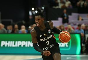 FIBA赛场如鱼得水!施罗德欧锦赛小组赛场均21+6.2 命中率53.5% FIBA赛场如鱼得水!施罗德欧锦赛小组赛场均21+6.2 命中率53.5%