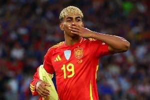 世体:亚马尔背部轻微不适,但没有大碍&预计将出战土耳其 世体:亚马尔背部轻微不适,但没有大碍&预计将出战土耳其