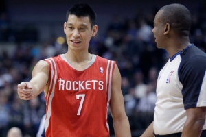 贝弗利:当火箭首发我而替补林书豪时网上全在喷我 大家都爱他 贝弗利:当火箭首发我而替补林书豪时网上全在喷我 大家都爱他