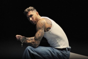 拉莫斯单曲上线!🤣瑞安航空调侃:禁止这首歌在我们飞机上放 拉莫斯单曲上线!🤣瑞安航空调侃:禁止这首歌在我们飞机上放