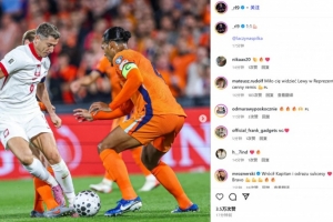 重夺队长袖标带队客平强敌!莱万社媒晒对位范迪克比赛照:1-1! 重夺队长袖标带队客平强敌!莱万社媒晒对位范迪克比赛照:1-1!