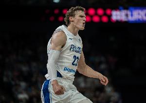 杀器!马尔卡宁小组赛场均轰赛事第三高25.4分 另8.2板2.6助2.8断 杀器!马尔卡宁小组赛场均轰赛事第三高25.4分 另8.2板2.6助2.8断