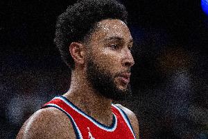 美记:尼克斯将本-西蒙斯视为一个低风险高回报的补强选项 美记:尼克斯将本-西蒙斯视为一个低风险高回报的补强选项