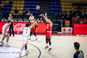 进攻高效!周展锋16分钟7中5&三分6中4拿到14分 另有2板3助 进攻高效!周展锋16分钟7中5&三分6中4拿到14分 另有2板3助