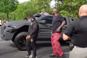 前队友:奥尼尔什么东西都要最大最好的 房子&车子&衣服&鞋子 前队友:奥尼尔什么东西都要最大最好的 房子&车子&衣服&鞋子