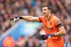 哥哥:大马丁转会曼联失败是因为两队没达成协议,跟体育因素无关 哥哥:大马丁转会曼联失败是因为两队没达成协议,跟体育因素无关