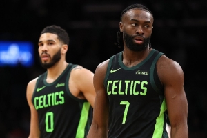 埃迪-豪斯:如果下赛季绿军成附加赛球队 他们会拆散双探花吗 埃迪-豪斯:如果下赛季绿军成附加赛球队 他们会拆散双探花吗