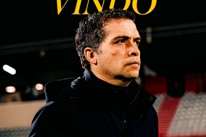 国际比赛日教练伤病+1!法媒:南特主帅踢友谊赛疑似十字韧带撕裂 国际比赛日教练伤病+1!法媒:南特主帅踢友谊赛疑似十字韧带撕裂