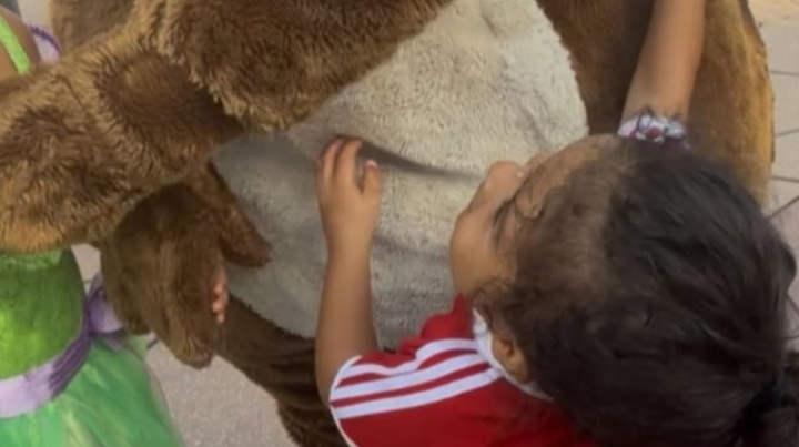 无视拉菲儿子!迪士尼官号被冲:道歉😡孩子不应该遭受种族歧视 无视拉菲儿子!迪士尼官号被冲:道歉😡孩子不应该遭受种族歧视