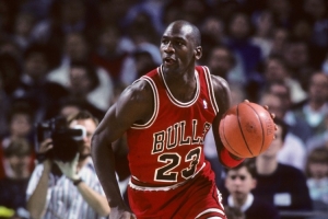 巴克利:乔丹前没有球员靠球鞋&代言赚钱 乔丹让所有人都赚到了钱 巴克利:乔丹前没有球员靠球鞋&代言赚钱 乔丹让所有人都赚到了钱