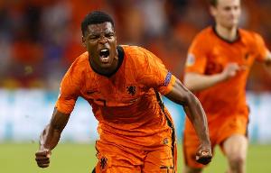 邓弗里斯距一项荷兰纪录只差3球 科曼:希望我的纪录不会保持太久 邓弗里斯距一项荷兰纪录只差3球 科曼:希望我的纪录不会保持太久