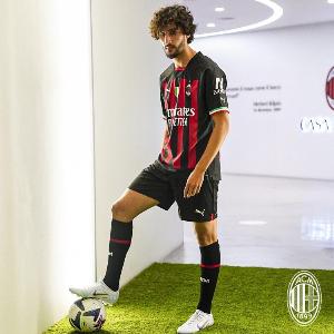 隆戈:25岁米兰中场阿德利接近加盟利雅得青年人 隆戈:25岁米兰中场阿德利接近加盟利雅得青年人