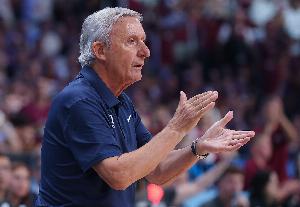 塞尔维亚主帅:我们没有找到进攻篮板的解决办法 没人喜欢输 塞尔维亚主帅:我们没有找到进攻篮板的解决办法 没人喜欢输