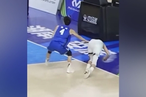 本月升入浙江一队!国青队员李悦洲晒自己被对手推搡视频:干净 本月升入浙江一队!国青队员李悦洲晒自己被对手推搡视频:干净