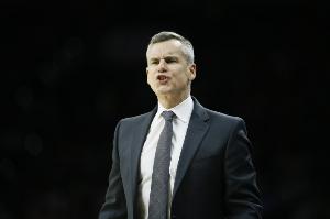 老东家!多诺万:祝贺戴格诺特&雷霆&普雷斯蒂&本内特夺得总冠军 老东家!多诺万:祝贺戴格诺特&雷霆&普雷斯蒂&本内特夺得总冠军