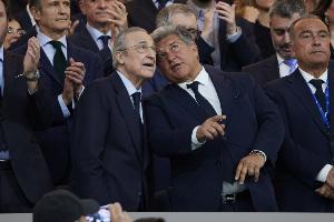 每体:本赛季皇马的球员平均年龄为25.8岁,是西甲第三年轻的球队 每体:本赛季皇马的球员平均年龄为25.8岁,是西甲第三年轻的球队