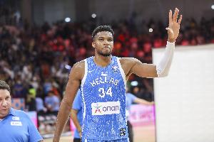 多西:字母哥太有统治力了 他在FIBA和NBA都无法被阻挡! 多西:字母哥太有统治力了 他在FIBA和NBA都无法被阻挡!