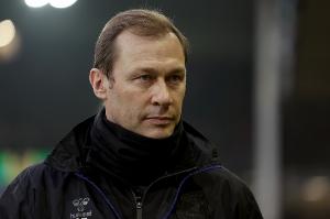 埃弗顿名宿弗格森出席球迷父亲葬礼,网友:他是真正的人民英雄 埃弗顿名宿弗格森出席球迷父亲葬礼,网友:他是真正的人民英雄