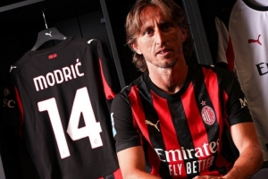 莫德里奇:米兰队友教练都欢迎我,这是世界上最伟大的俱乐部之一 莫德里奇:米兰队友教练都欢迎我,这是世界上最伟大的俱乐部之一