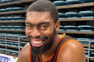 让NBL外援学习中文绕口令!兄弟们给达卡里-约翰逊打几分? 让NBL外援学习中文绕口令!兄弟们给达卡里-约翰逊打几分?