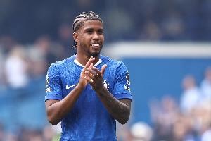 安德烈-桑托斯:确实收到沙特报价但我果断拒绝了,我想踢世界杯 安德烈-桑托斯:确实收到沙特报价但我果断拒绝了,我想踢世界杯