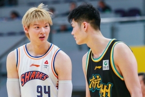 媒体人:上海队将在10月2号和3号与浙江队&广厦队进行热身赛 媒体人:上海队将在10月2号和3号与浙江队&广厦队进行热身赛