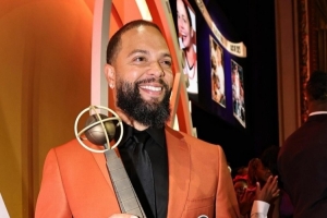 德隆:很荣幸随“救赎之队”进入名人堂&小时候不敢想 保罗:兄弟 德隆:很荣幸随“救赎之队”进入名人堂&小时候不敢想 保罗:兄弟