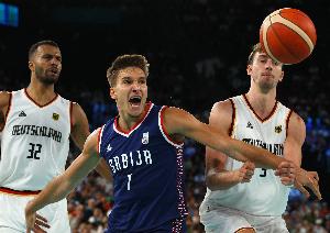 德国中锋:我们是夺冠热门也有这个实力 但只想打出自己的比赛 德国中锋:我们是夺冠热门也有这个实力 但只想打出自己的比赛