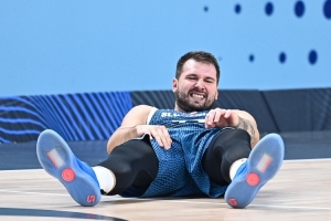 媒体人:东契奇奉献本届欧锦赛最强单节表演 他传的球队友投不进 媒体人:东契奇奉献本届欧锦赛最强单节表演 他传的球队友投不进