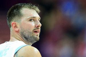 斯洛文尼亚主帅：东契奇有着非凡的表现 所有队员也给予全力支持