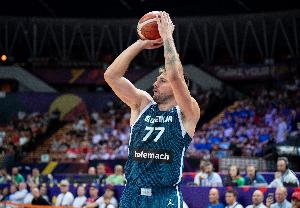 媒体人:以本届斯洛文尼亚配置小组出线已算合格 东契奇天神下凡 媒体人:以本届斯洛文尼亚配置小组出线已算合格 东契奇天神下凡