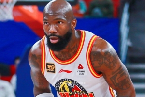 媒体人:和CBA同时打响 NBL将出现大量球员空缺 街球手可尝试追梦 媒体人:和CBA同时打响 NBL将出现大量球员空缺 街球手可尝试追梦