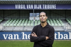 青训之光！范迪克青训母队威廉二世以其名字命名看台