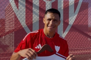 奇怪转会?36岁桑切斯回应亚马尔:我努力工作只为像20岁小伙一样 奇怪转会?36岁桑切斯回应亚马尔:我努力工作只为像20岁小伙一样