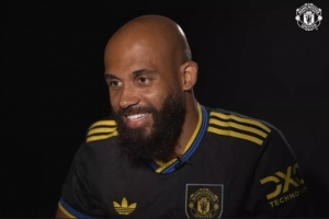 姆伯莫:在曼联的开局很艰难,因为这里是豪门所以我有很多期待 姆伯莫:在曼联的开局很艰难,因为这里是豪门所以我有很多期待