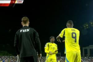 本赛季首次亮相!瑞典0-2落后科索沃,伊萨克72分钟替补登场 本赛季首次亮相!瑞典0-2落后科索沃,伊萨克72分钟替补登场