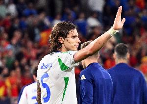 被以色列进4球!进球网:卡拉菲奥里没首发,是因为加图索想轮换 被以色列进4球!进球网:卡拉菲奥里没首发,是因为加图索想轮换