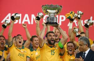 记者:前澳大利亚功勋国脚耶迪纳克跟随澳波加入森林教练组 记者:前澳大利亚功勋国脚耶迪纳克跟随澳波加入森林教练组