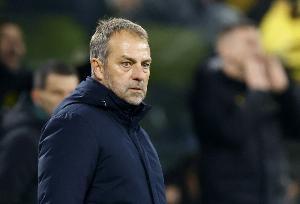 世体:弗里克迎回首批球员备战瓦伦,亚马尔、莱万等球员单独训练 世体:弗里克迎回首批球员备战瓦伦,亚马尔、莱万等球员单独训练