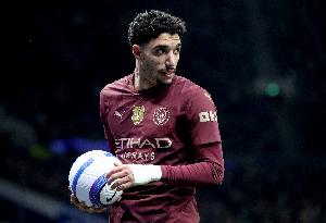 埃及足协:马尔穆什膝盖遭遇撞击,将接受进一步检查 埃及足协:马尔穆什膝盖遭遇撞击,将接受进一步检查