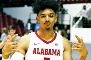 美记:太阳已裁掉沙克尔福德 球队获得后者G联盟参赛资格 美记:太阳已裁掉沙克尔福德 球队获得后者G联盟参赛资格