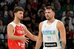 卢卡申京的慢步,哈登保罗的挡拆,克雷欧文的速射 卢卡申京的慢步,哈登保罗的挡拆,克雷欧文的速射