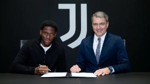 戴维:伊尔迪兹继续成长能成为顶级球员 我不说本赛季想进多少球 戴维:伊尔迪兹继续成长能成为顶级球员 我不说本赛季想进多少球