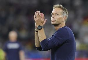 药厂总监:当决定与滕哈赫分手时,尤尔曼德是我们联系的第一人选 药厂总监:当决定与滕哈赫分手时,尤尔曼德是我们联系的第一人选