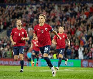 厄德高:比赛中我们非常专注,没有人因为要更多净胜球而倍感压力 厄德高:比赛中我们非常专注,没有人因为要更多净胜球而倍感压力