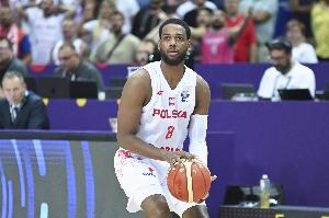 得分利器!波兰归化球员劳埃德场均砍22.4分赛会第5!另有1.3断 得分利器!波兰归化球员劳埃德场均砍22.4分赛会第5!另有1.3断