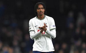 完成首秀!斯宾塞是首位公开信奉穆斯林的英格兰球员 完成首秀!斯宾塞是首位公开信奉穆斯林的英格兰球员