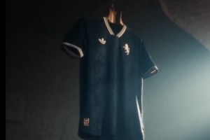 喜欢吗?尤文官方推出本赛季第三球衣:完美陈酿🍇 喜欢吗?尤文官方推出本赛季第三球衣:完美陈酿🍇