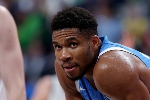 苏群:半决赛土耳其比希腊更有优势 申京身边的帮手更强 苏群:半决赛土耳其比希腊更有优势 申京身边的帮手更强